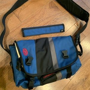 Timbuk2 medium messenger bag